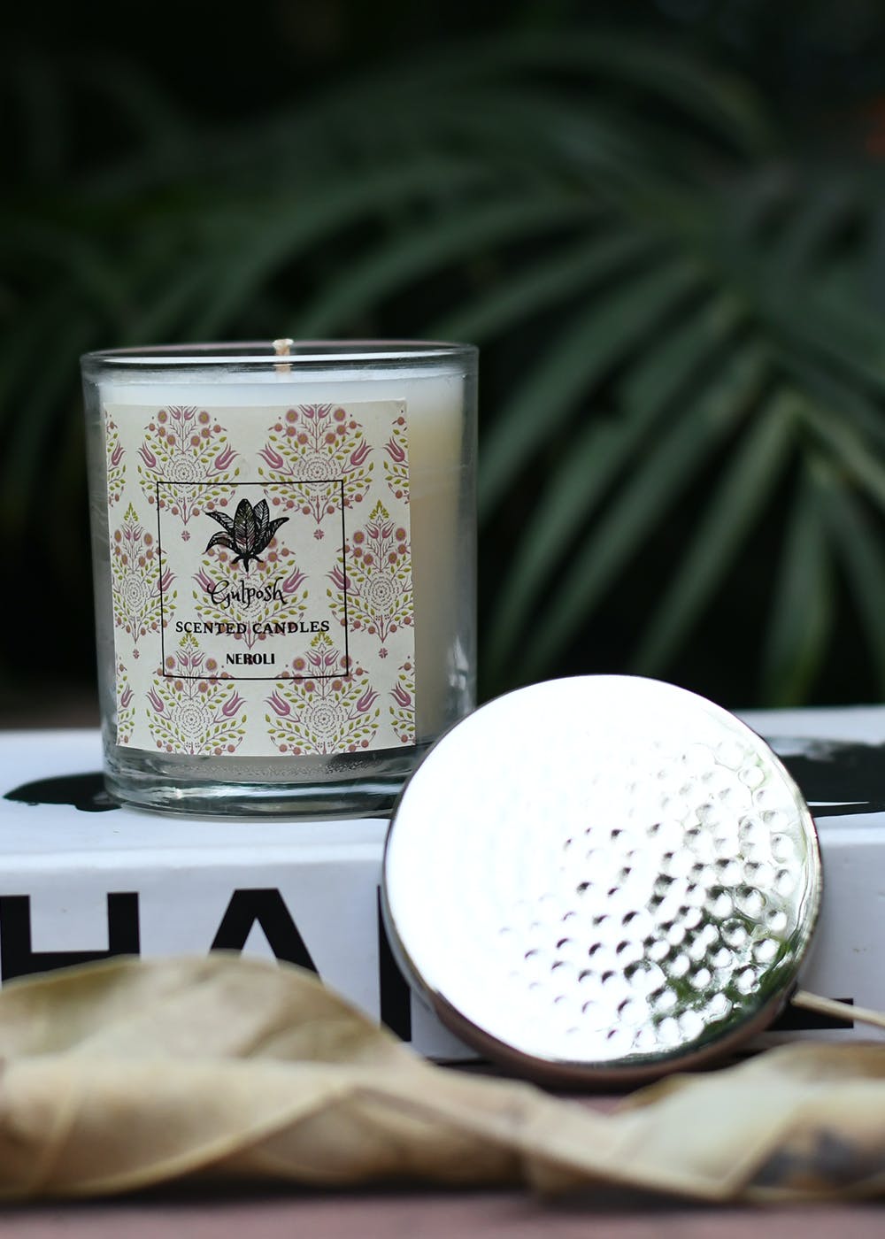 Get Metal Lid Glass Luxe Soy Candle Burn Time 22 Hours at ₹ 950