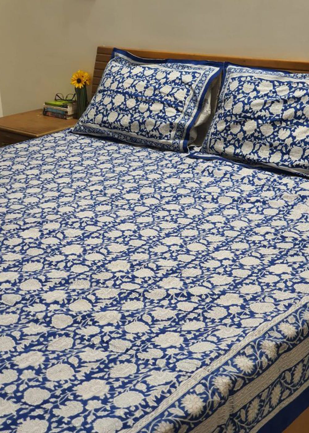 Get Navy & White South Cotton Bedsheet at ₹ 1900 LBB Shop