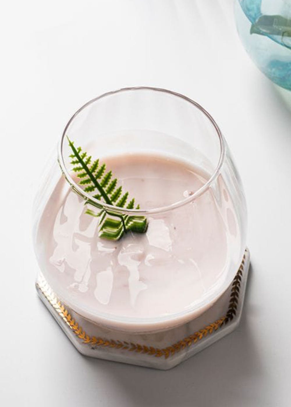 Liquid,Dishware,Plant,Drinkware,Tableware,Ingredient,Serveware,Cup,Food,Dish