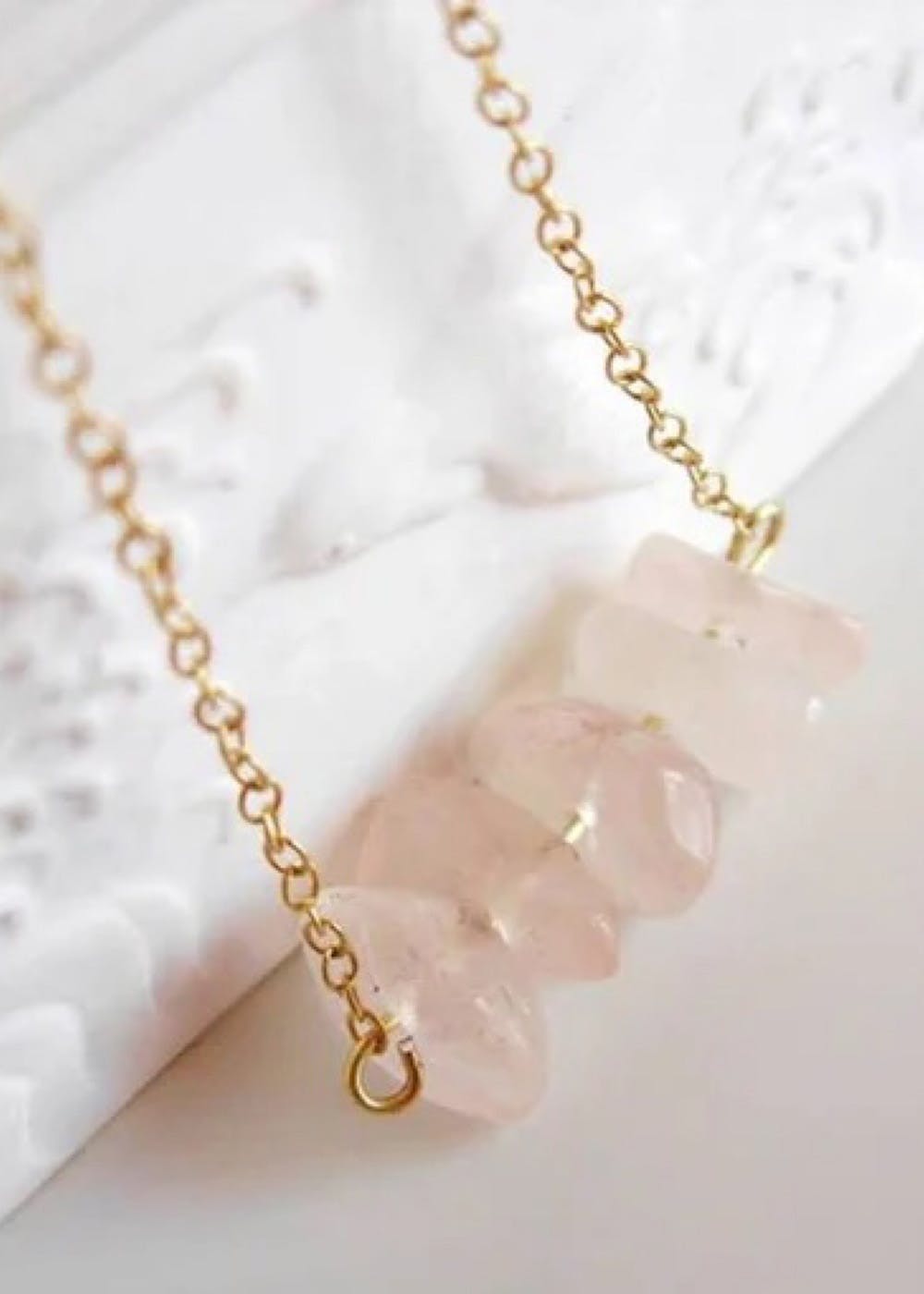 Minimal Pearl Rose Quartz Necklace | SEHGAL GOLD ORNAMENTS PVT. LTD.