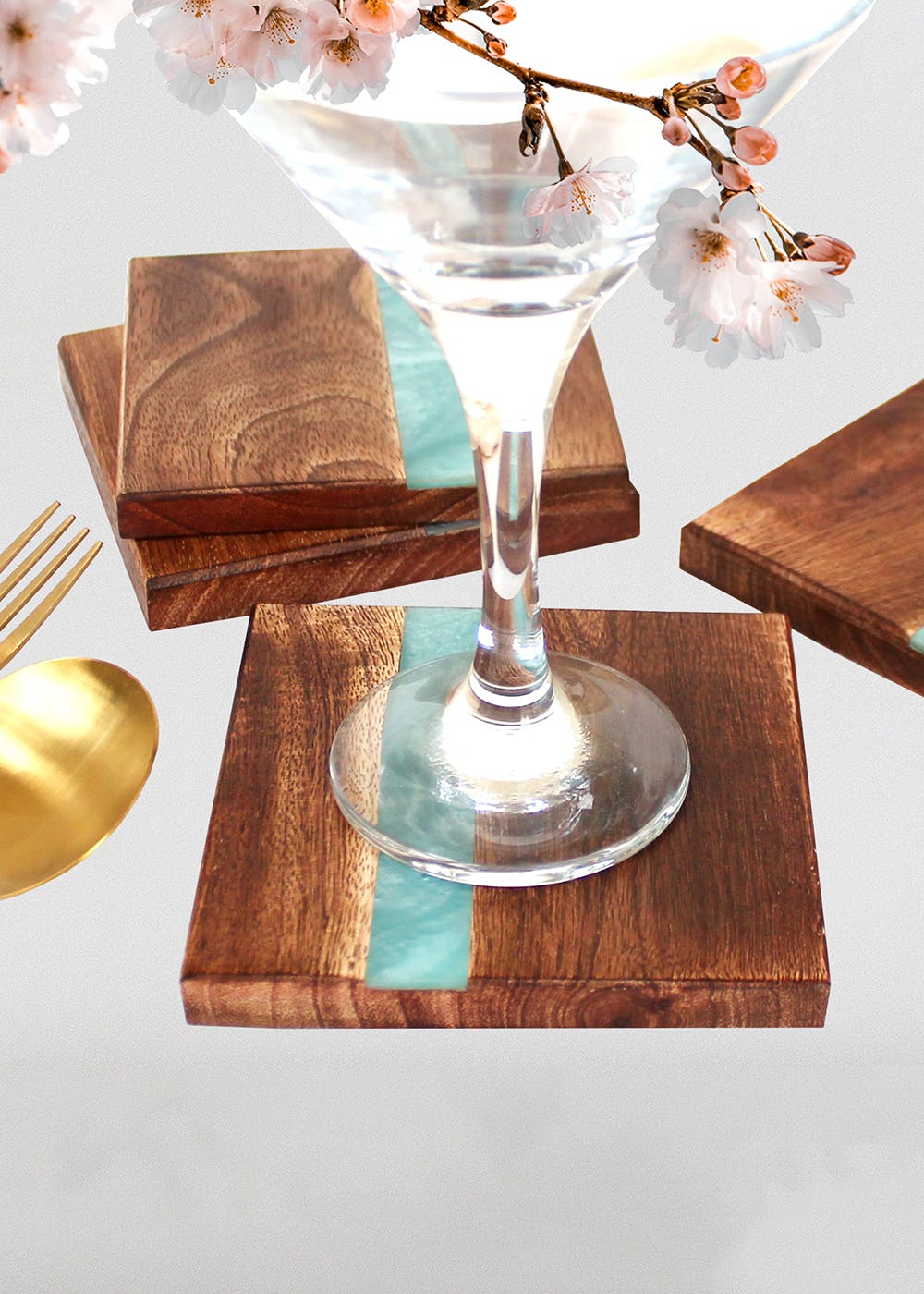 Get Wooden Resin Coaster Set Of 4 at ₹ 349 LBB Shop