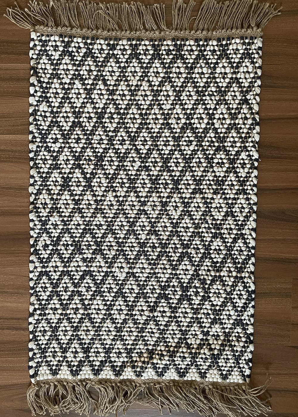 Get Black And White Recyclable Chindi Rag Rug at ₹ 1190 LBB Shop