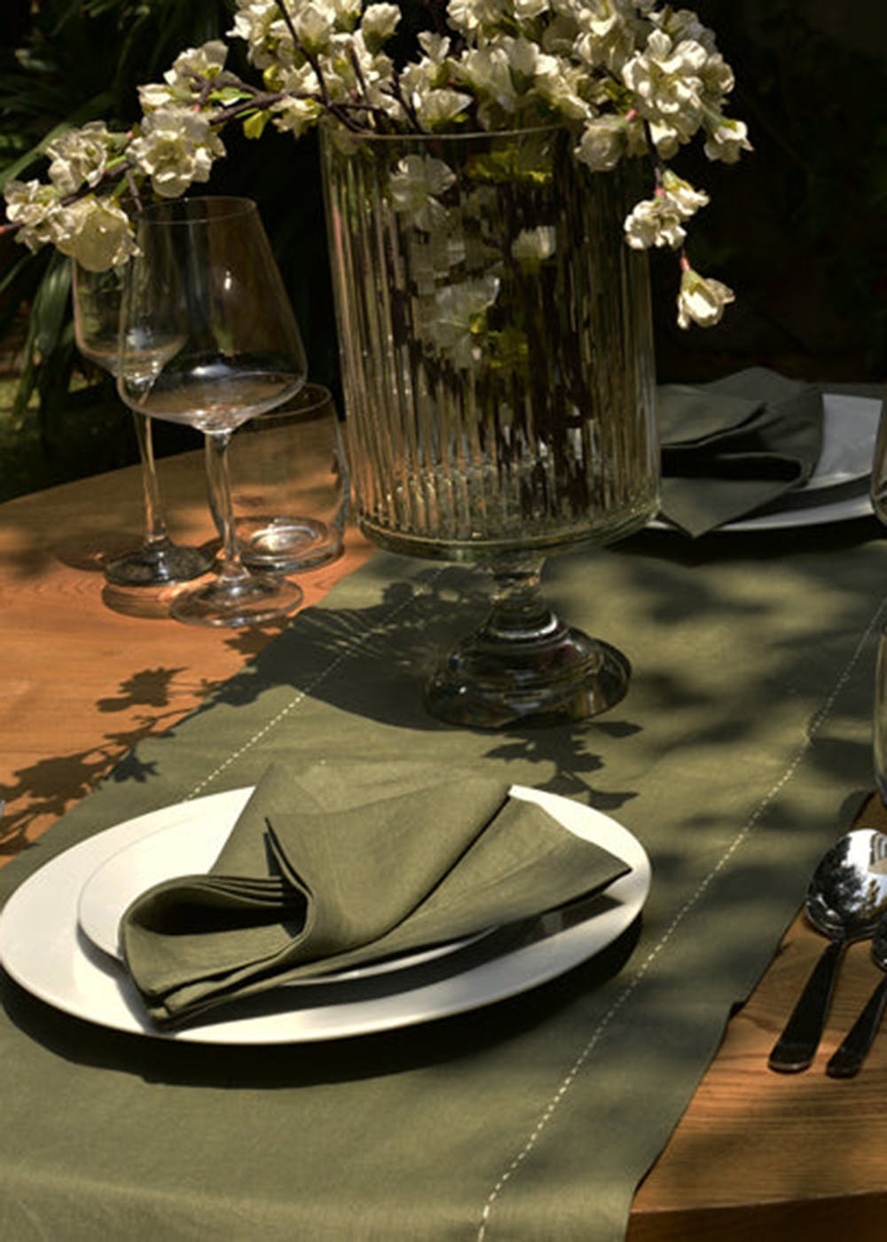 Get Sage Green Dinner Napkins at ₹ 790 LBB Shop