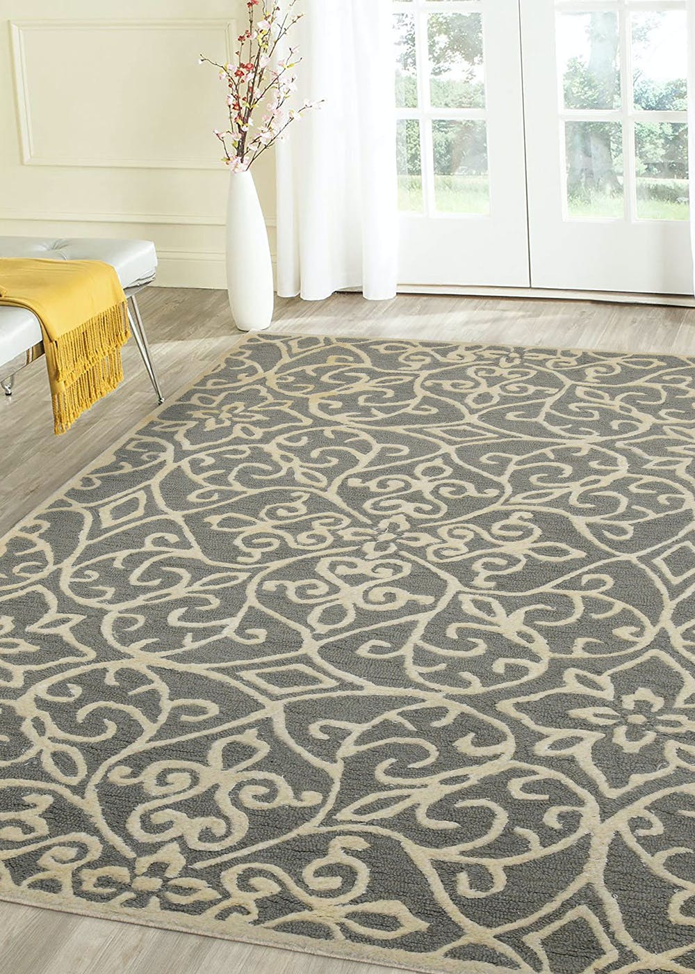 Grey & Ivory Floral Pattern Tufted Rug (4ft x 6ft)