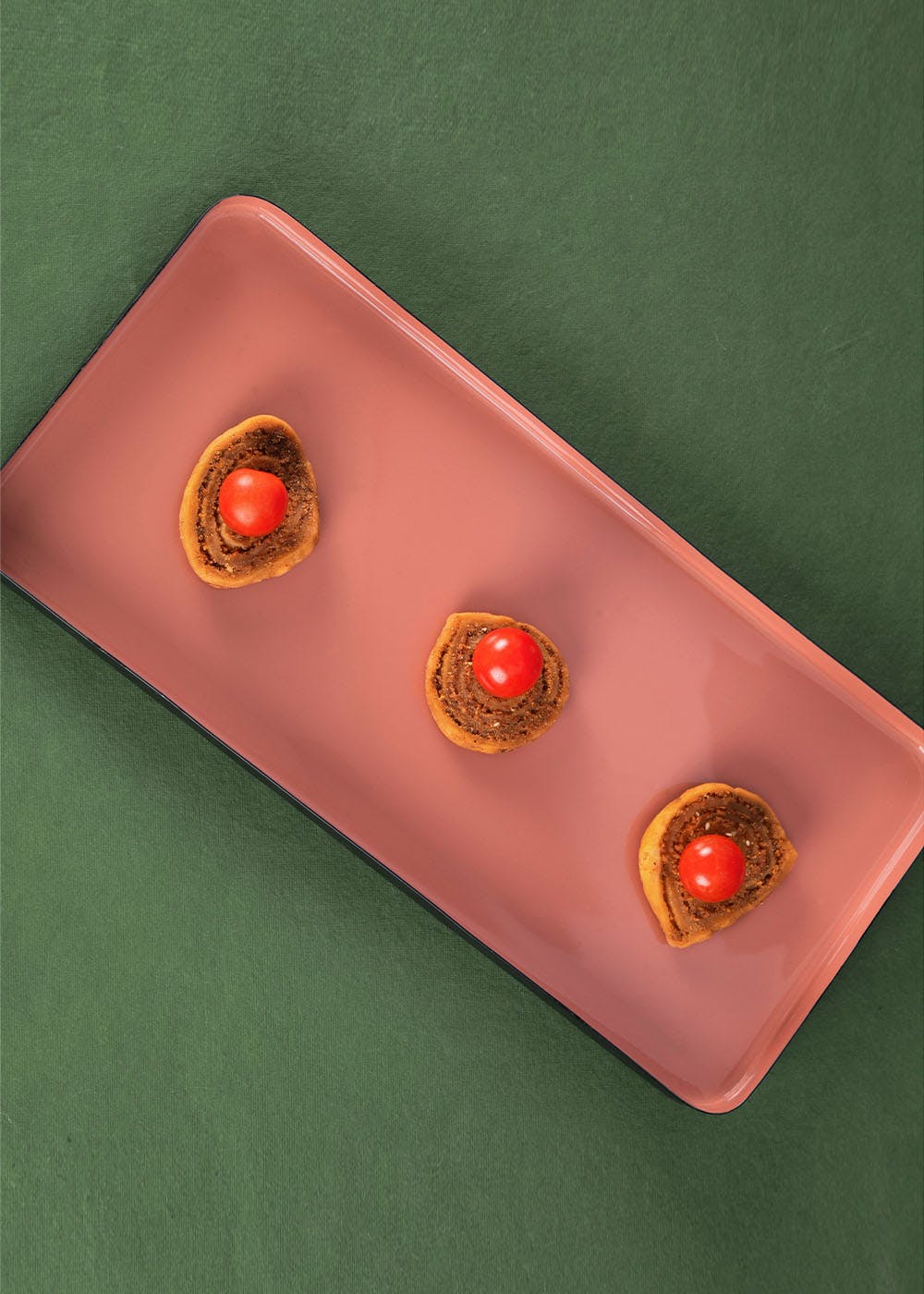 Get Rust Rectangle Enamel Platter Server/Tray at ₹ 1060 | LBB Shop