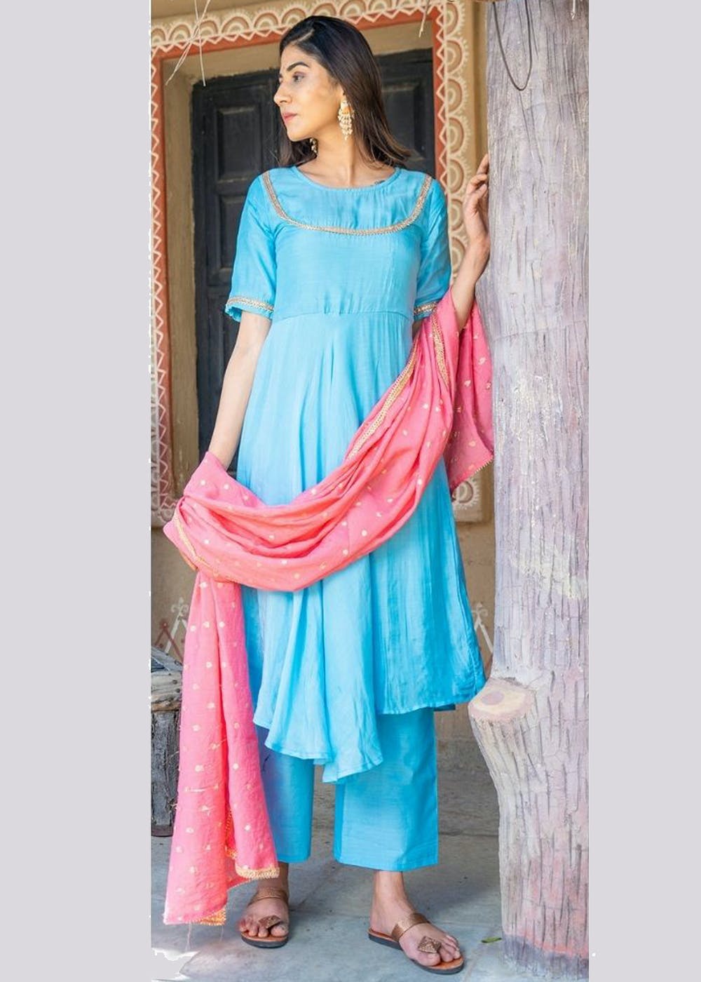 Share more than 81 colour combination with blue kurti latest - thtantai2