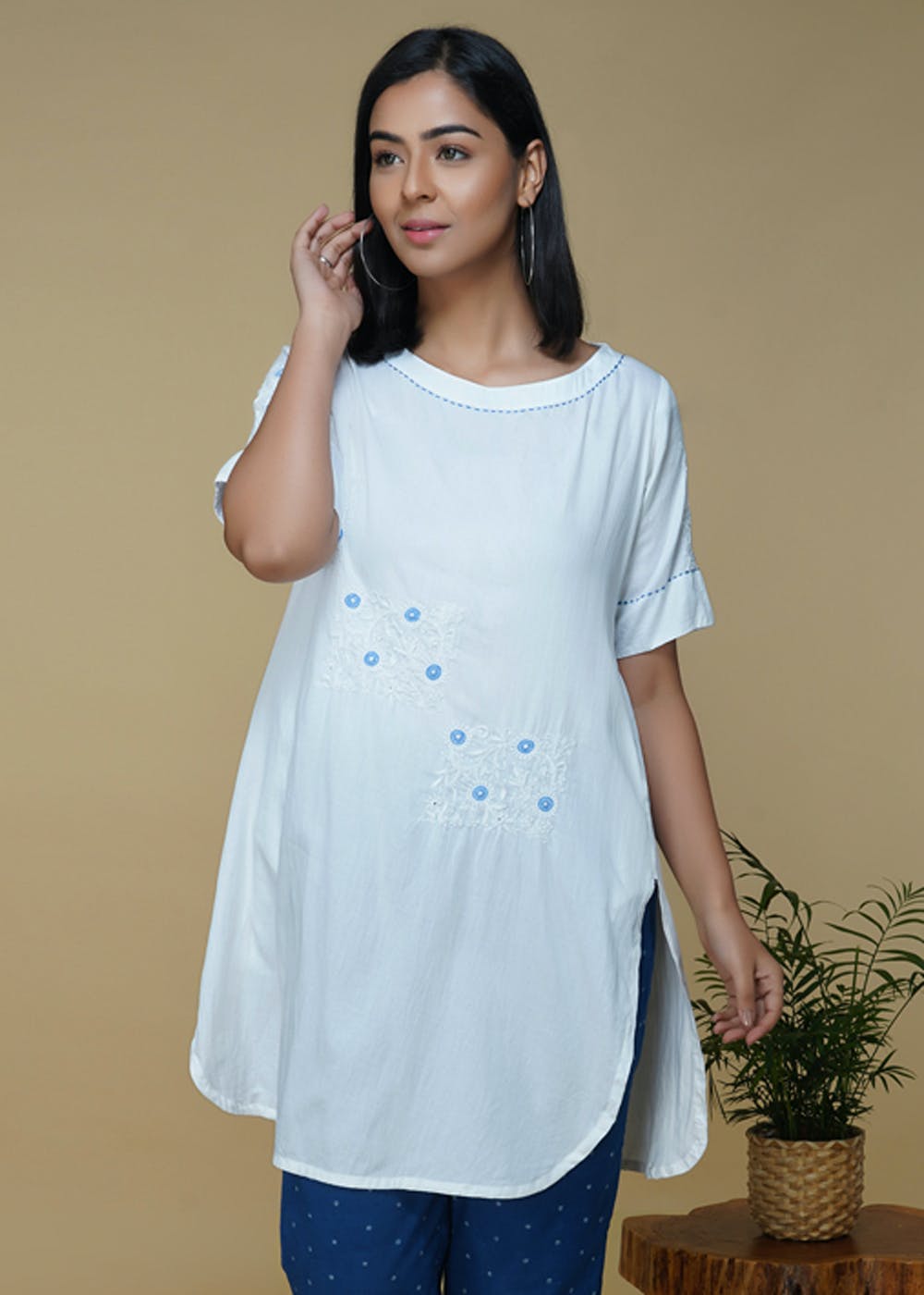 Boat neck outlet white kurti