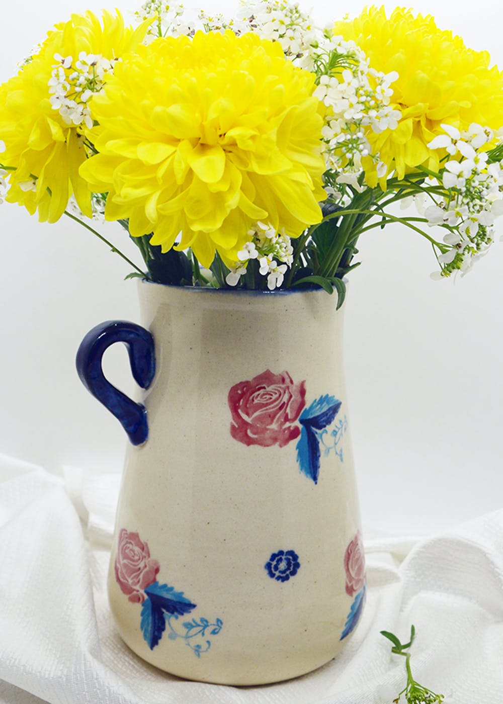 Get Vintage Rose Ceramic Vase at ₹ 2850 LBB Shop