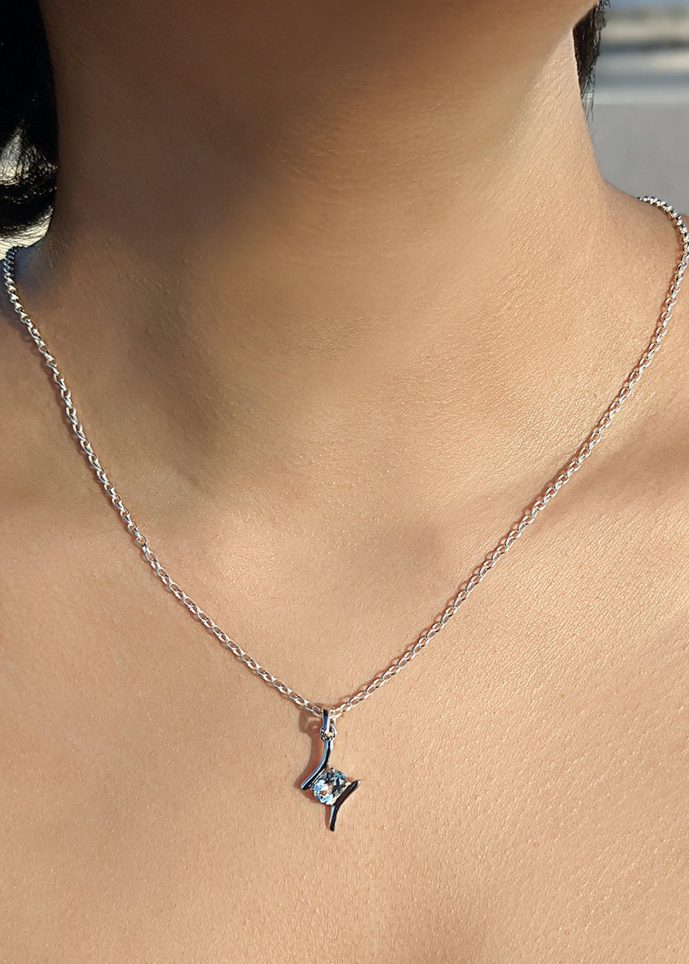 single stone silver necklace