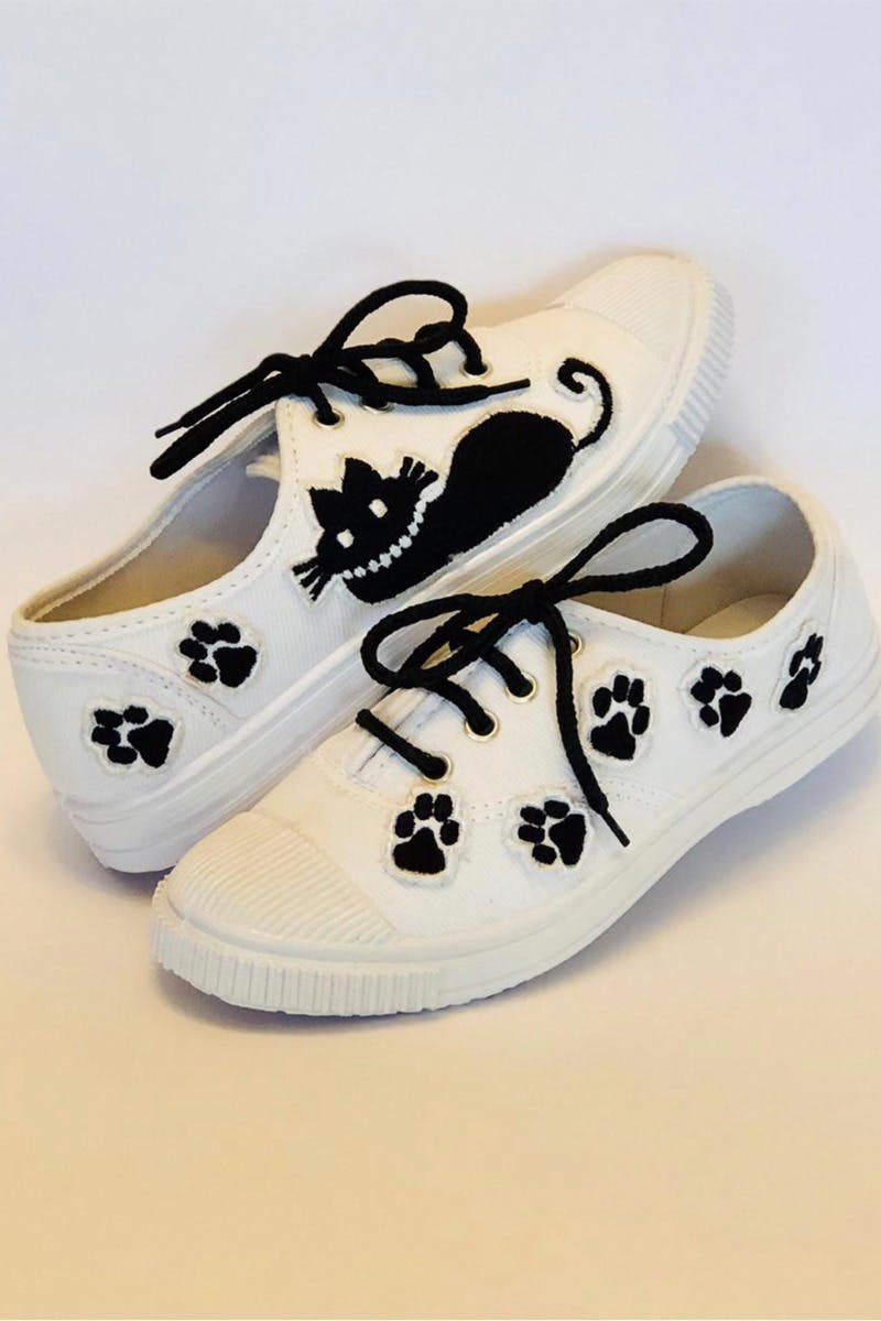 Embroidered Cat Paws Patch Sneakers