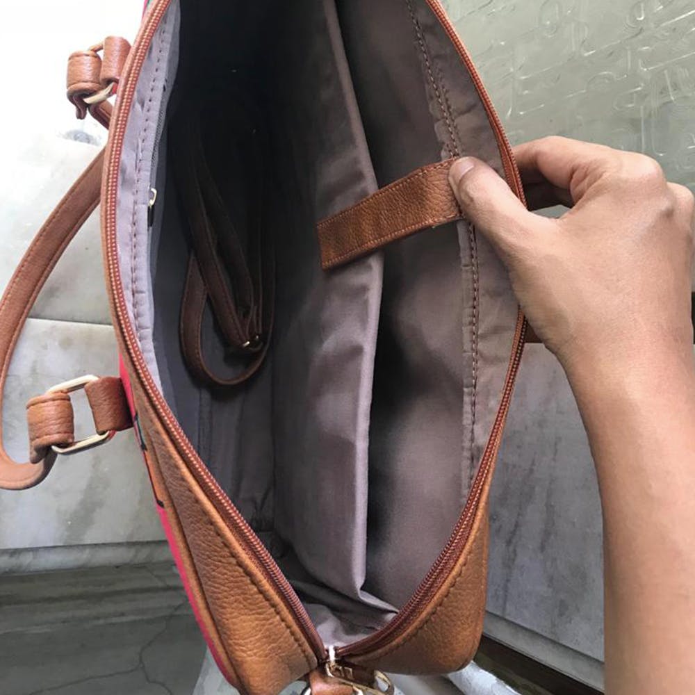 GUI - Luxurious Totes - 1062 | Bags, New handbags, Catalog bag