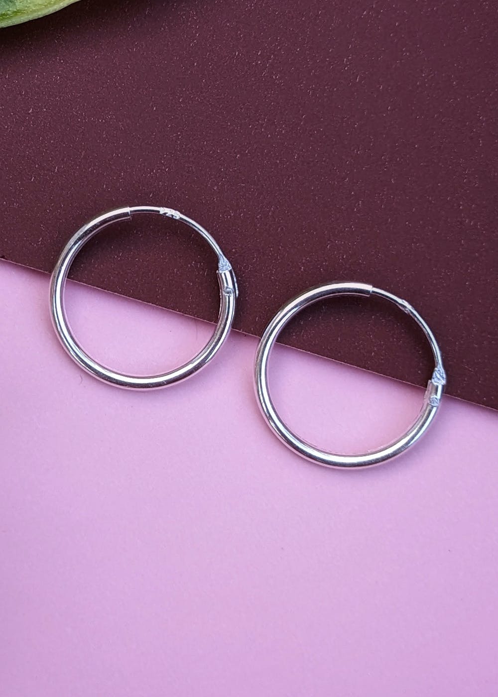 Tabitha Curve & Twist Small Hoop Earrings | Oliver Bonas