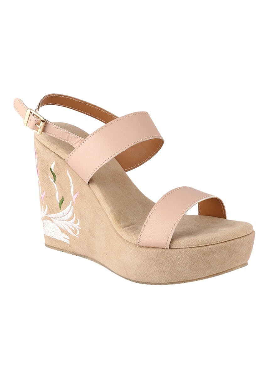 peach color wedges