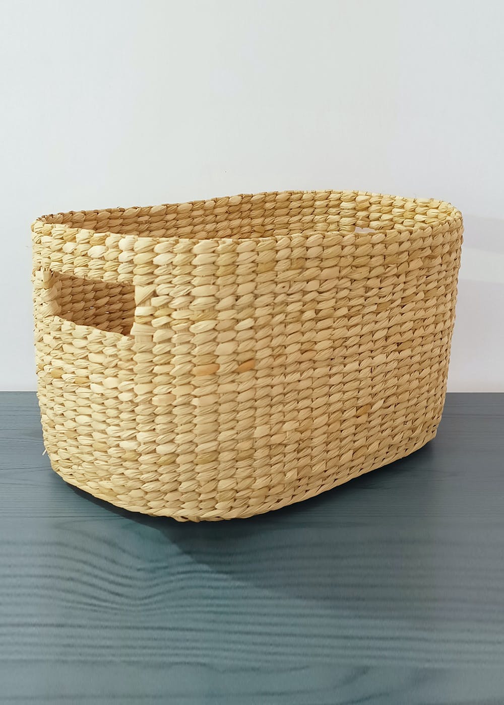 Brown,Storage basket,Rectangle,Natural material,Basket,Beige,Wood,Wicker,Metal,Fashion accessory