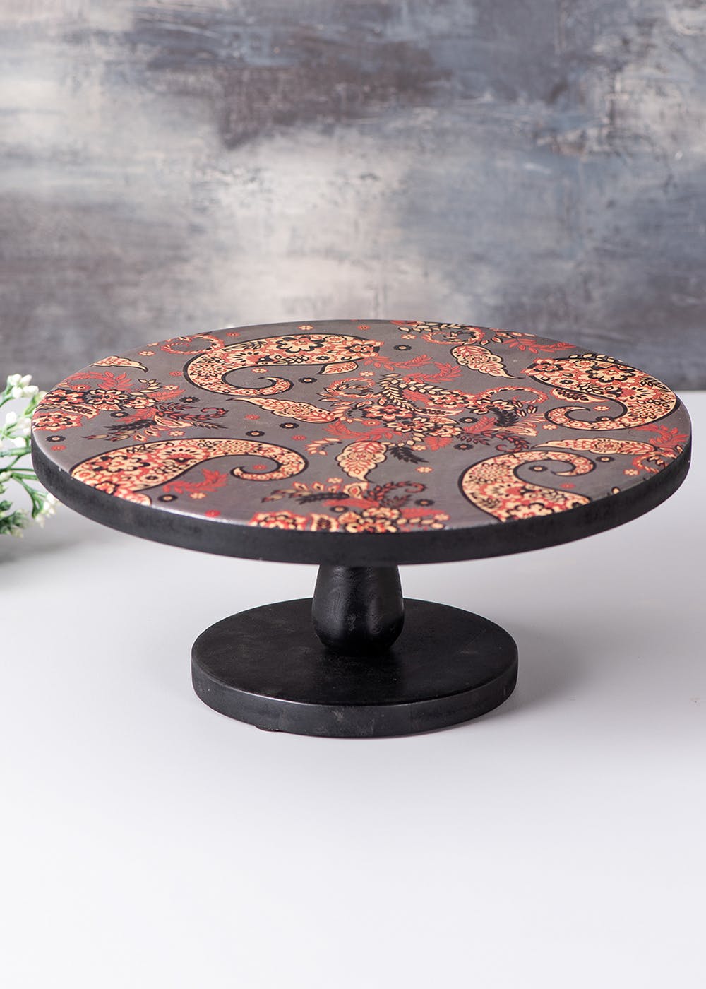 Table,Furniture,Dishware,Tableware,Serveware,Sports equipment,Wood,Coffee table,Circle,Font